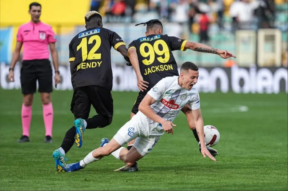 ÇAYKUR RİZESPOR İSTANBUL