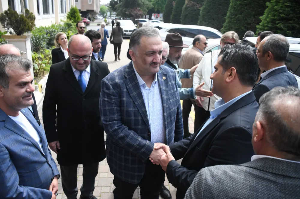 “EKONOMİ SADECE SOFRAYI DEĞİL, KURBAN İBADETİNİ DE VURDU”