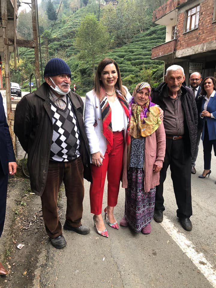 MHP İSTANBUL MİLLETVEKİLİ ARZU ERDEM MAHALLİ ŞAİR OSMAN EFENDİOĞLU